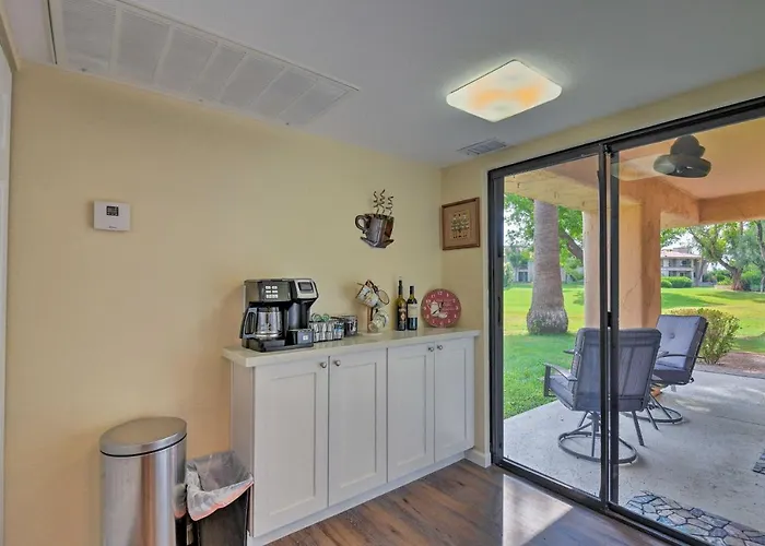 Dom wakacyjny Retreat W/ Patio & Greenbelt Views! *