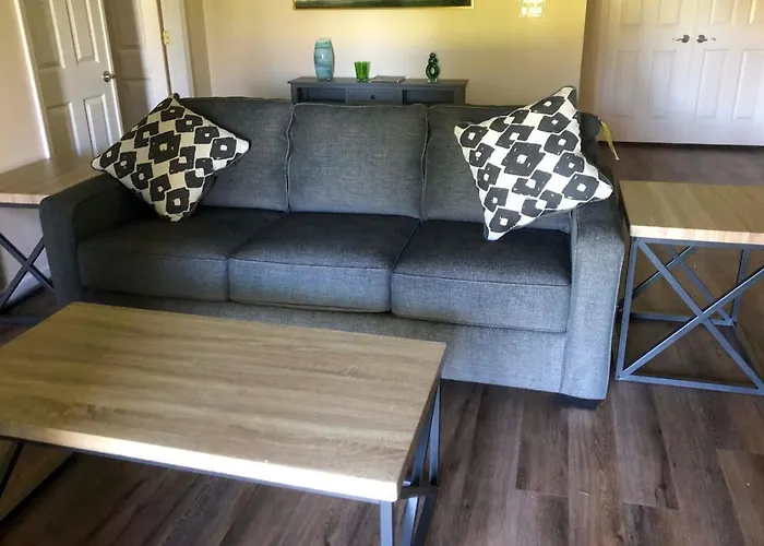 Dom wakacyjny Retreat W/ Patio & Greenbelt Views!